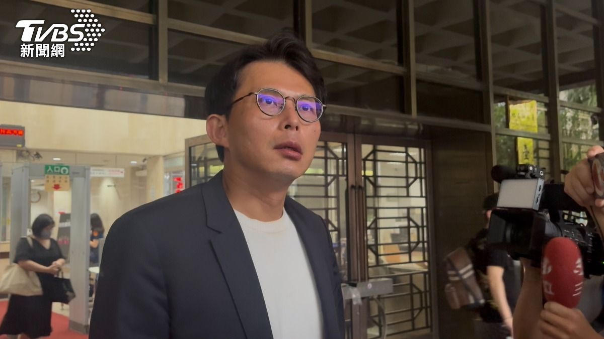 民眾黨主席黃國昌訊後請回。（圖／潘千詩攝）