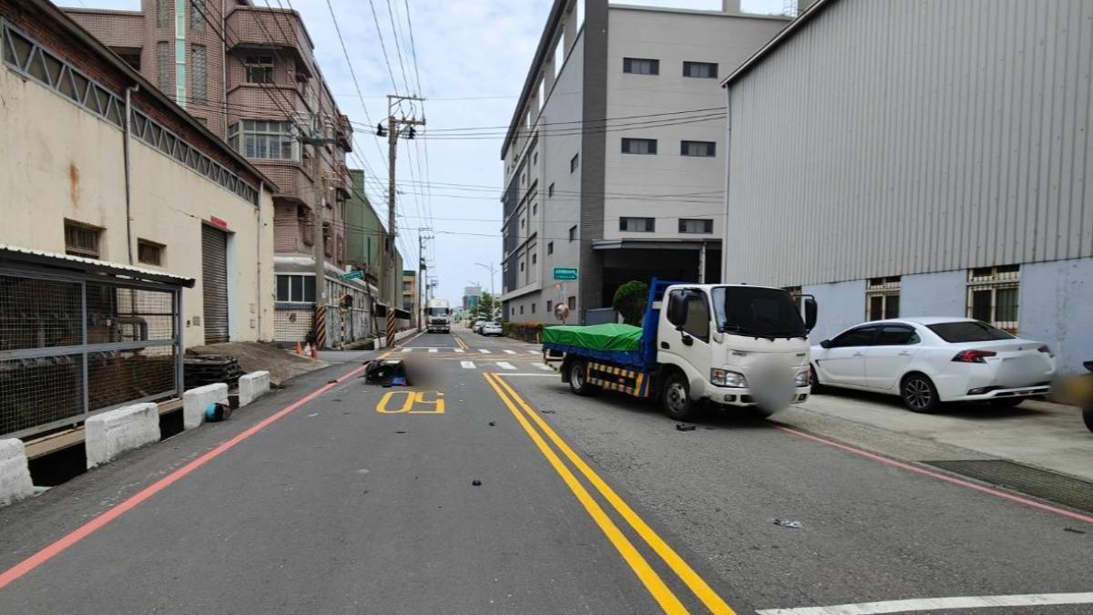 台中無號誌路口奪命　72歲老翁遭小貨車猛撞「彈飛重摔亡」