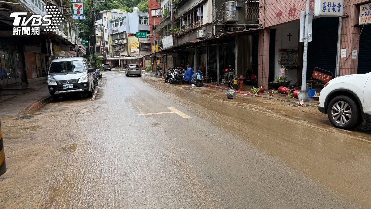 台北市內湖區昨天發生淹水狀況，南港區累積雨量也很可觀。（圖/潘建樺攝影）