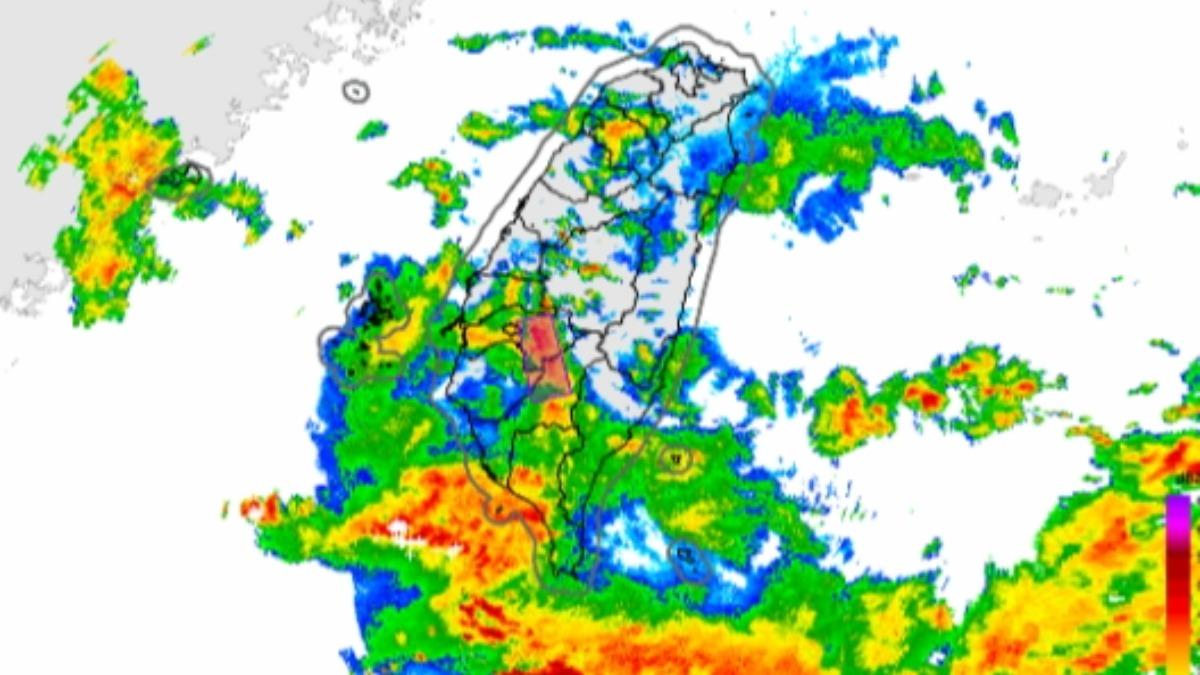 天氣/雷雨狂炸兩小時!嘉義、台南山區暴雨預警、小心溪水暴漲