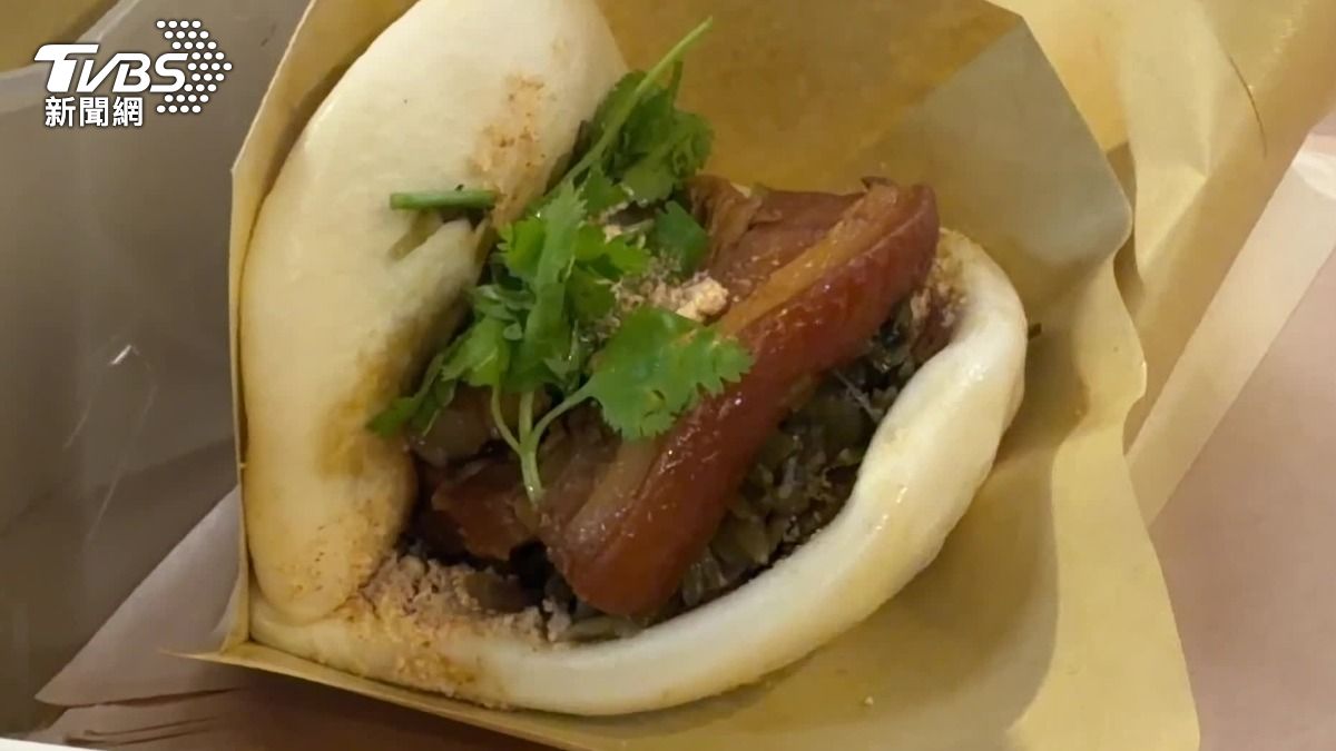 萬華名店「源芳刈包」去年漲到70元。(圖/TVBS)