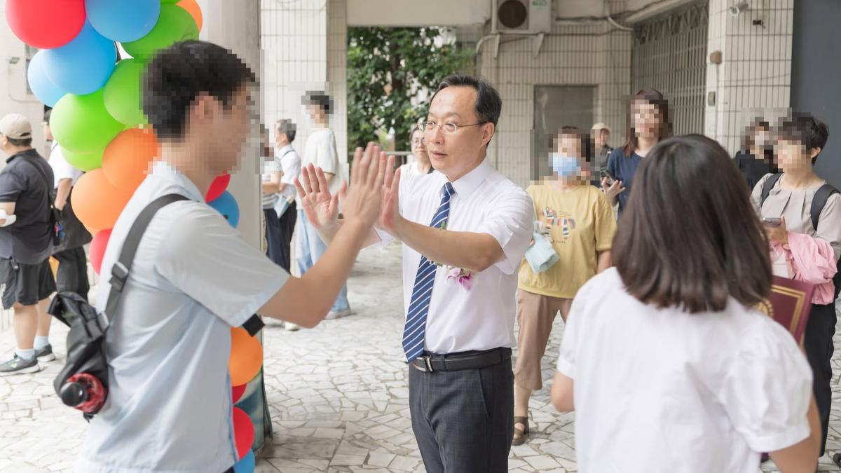 中正高中校長陸炳杉猝逝!全體師生慟別 憶「生前名言」淚崩