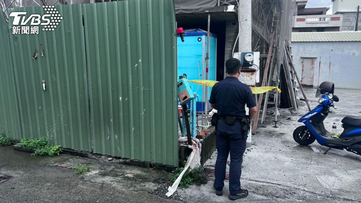 高雄梓官工地驚見男屍!躺臥臨時廁所旁 現場遺留可疑針頭