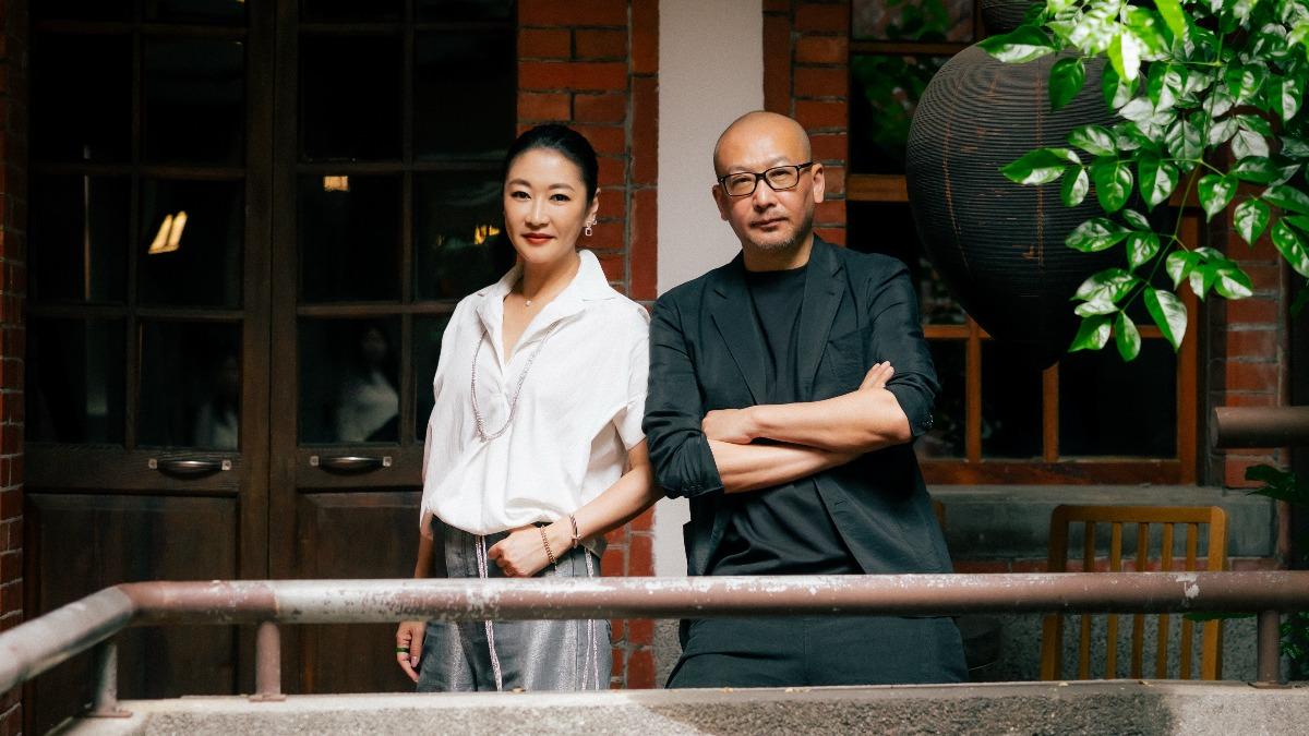 導演管虎與妻子、製片人梁靜帶著新作《東極島》來台參加兩岸電影展。(圖/兩岸電影展提供)