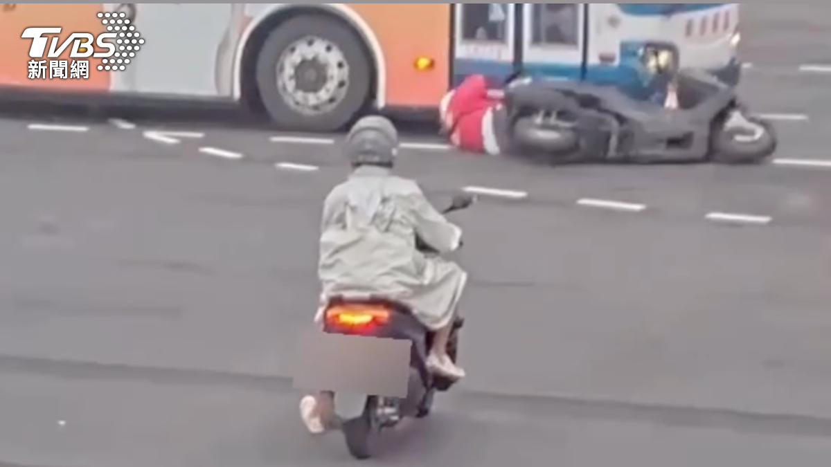 北市大安區公車疑恍神闖紅燈　騎士慘摔差點被爆頭