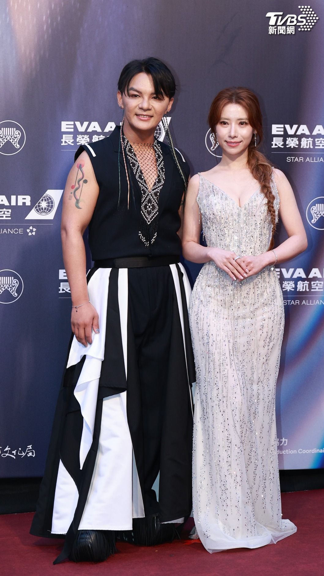 曾瑋中（左）再搶歌王，陳怡婷首度入圍歌后。（圖／TVBS娛樂組攝）