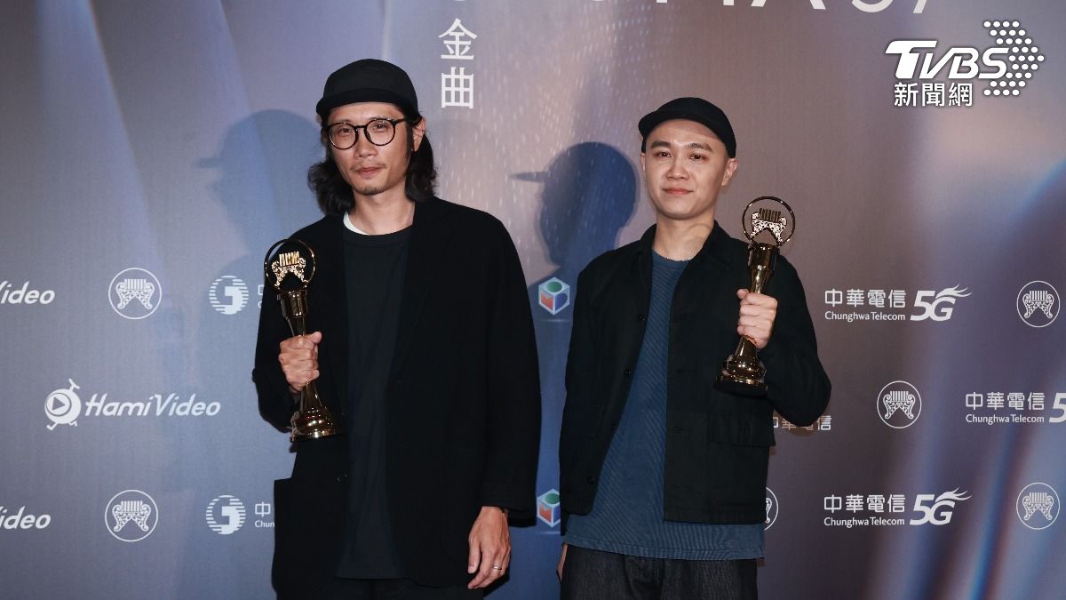 〈Dumplings〉MV獎導演林宏叡（右）、製作人王祥瑋。（圖／TVBS娛樂組攝）
