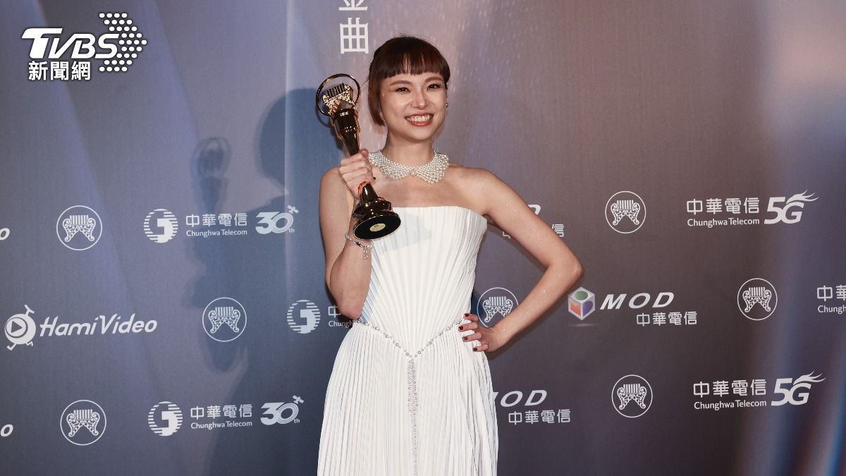 吳蓓雅打敗白冰冰、秀蘭瑪雅等人，首度獲頒金曲台語歌后。（圖／娛樂組攝）