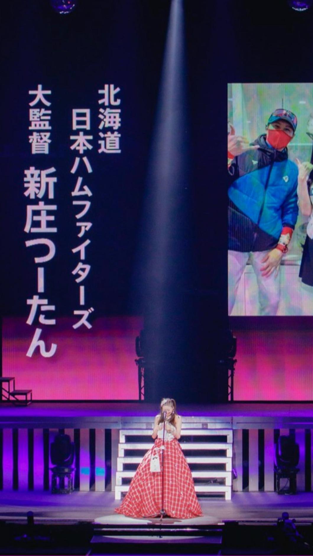 牧野真莉愛24日在日本武道館舉行畢業演唱會。(圖/翻攝自IG)