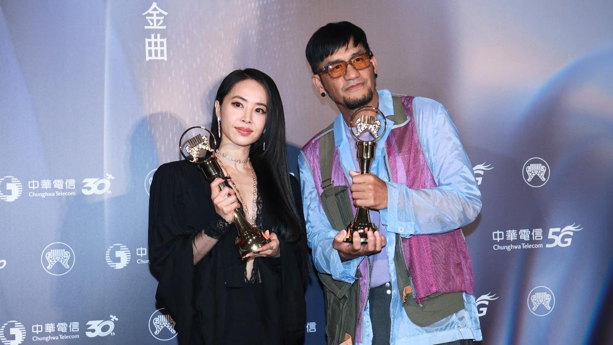 華語流行音樂黃金時代的張震嶽和蔡依林一同獲歌王歌后獎。(圖/TVBS娛樂組攝)