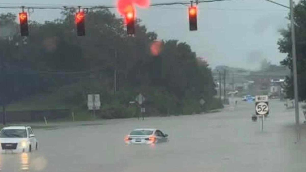 美國肯塔基州(Kentucky)27日遭遇暴雨引發的大規模洪災。(圖/翻攝自X@WeatherNowKY)