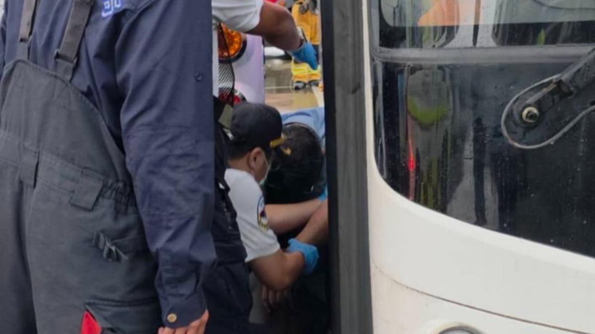 忘拉手煞車肉身擋!高雄司機遭2客運夾心亡 哥認屍悲吐疑點