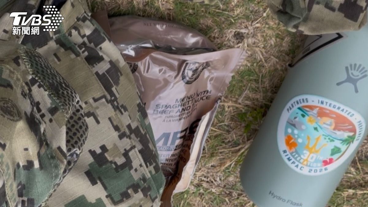 美軍提供MRE公發野戰口糧供參訓官兵食用，盡可能讓操演環境與條件貼近實戰。(圖／TVBS)