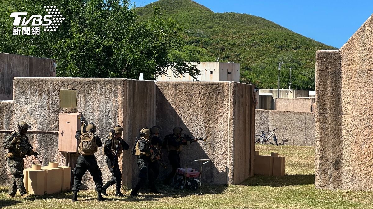 環太軍演第4天,由美軍陸戰隊扮演假想敵,接受斯里蘭卡等多國部隊挑戰。(圖/TVBS)