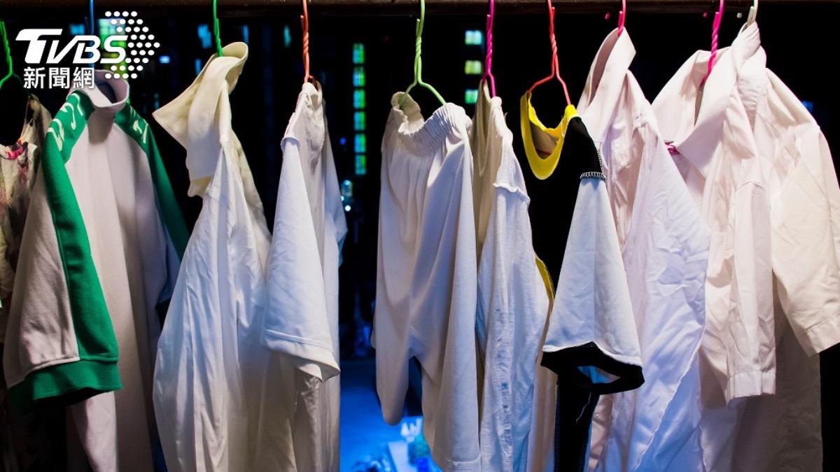 下雨衣服曬不乾！家事達人免用烘乾機靠「1方式」加速乾燥