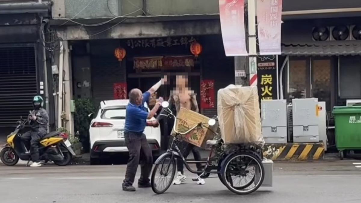 桃園擋車伯踢到鐵板！噴三字經遭刺青哥「鐵拳教育」：沒忍住　