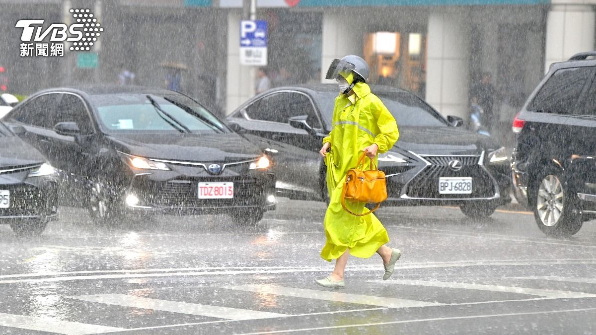 天氣/今通勤注意!「1地區」留意瞬間大雨 週三迎盛夏高溫飆35度
