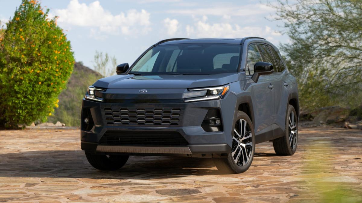 新一代RAV4目前全球需求依舊相當旺盛，美國部分經銷商甚至透露，店內RAV4庫存已不是以「天數」計算，而是只剩下「幾個小時」就會售罄。（圖／Toyota提供）