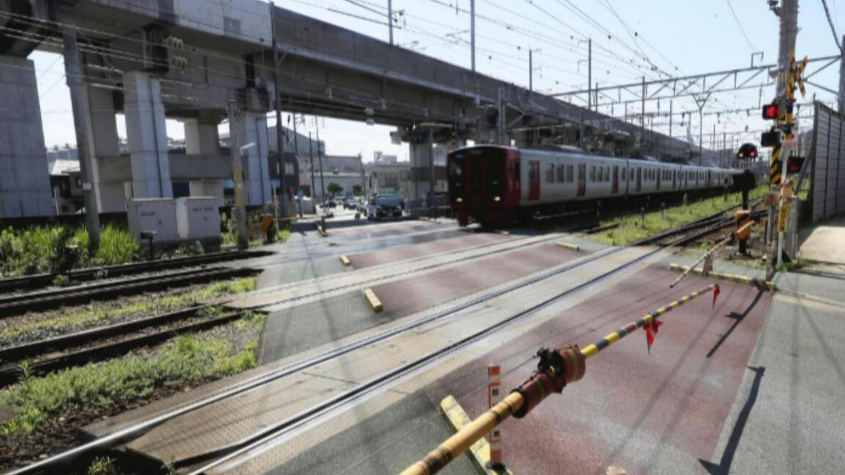 日本福岡發生一起驚險的鐵道意外。（圖／翻攝自讀賣新聞）