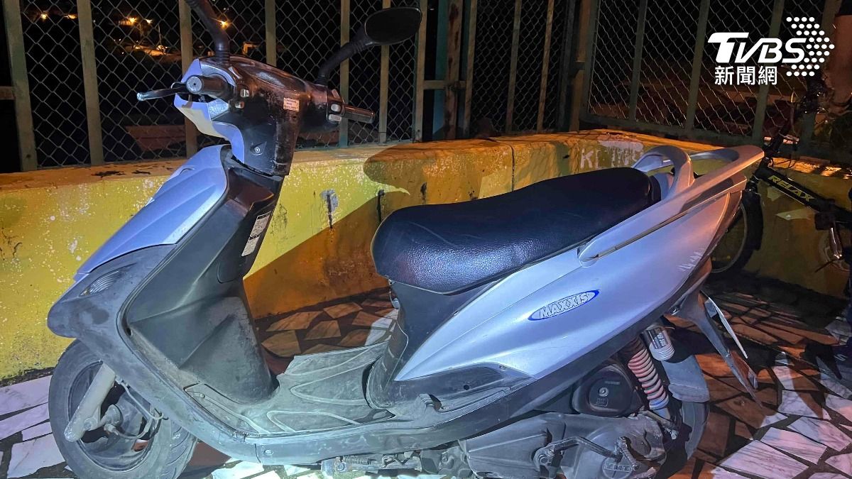 98歲翁騎腳踏車遭追撞，搶救4小時宣告不治。（圖／TVBS）