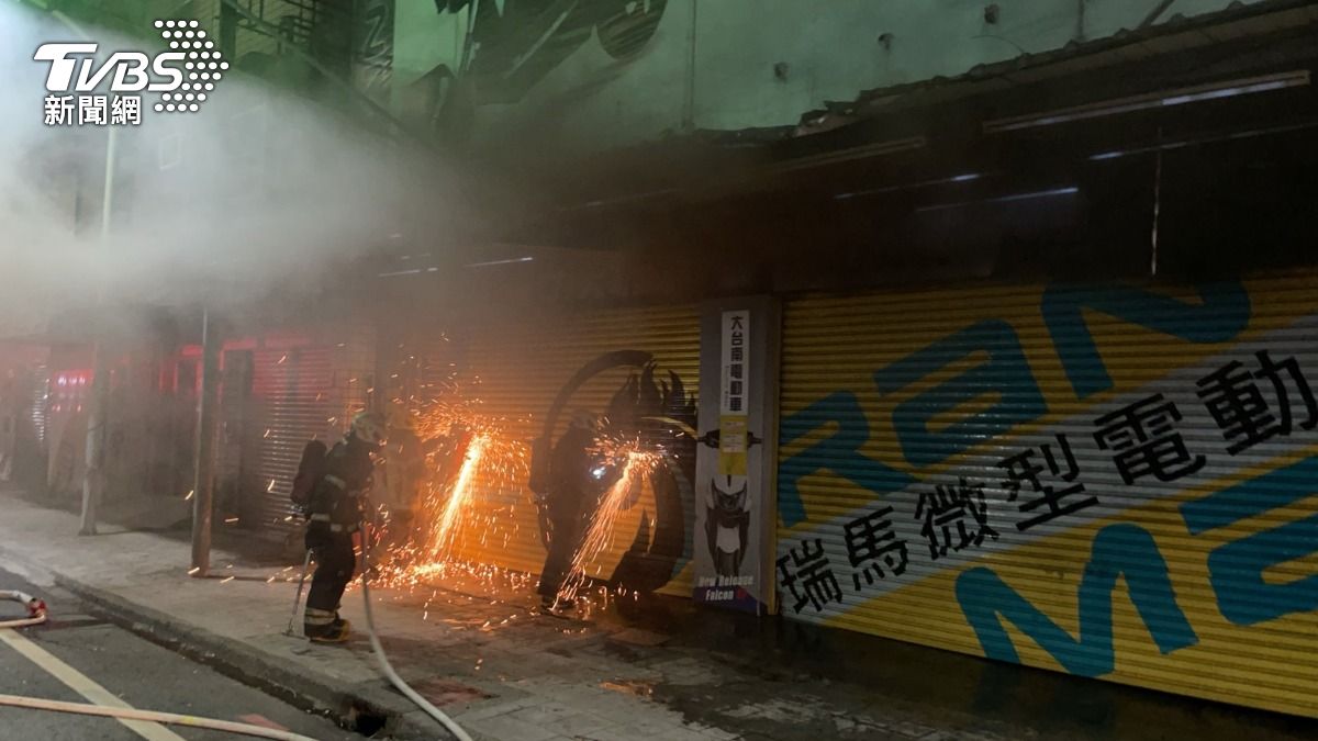不到10小時!台南「同條路」2機車行接連竄火 整樓住戶急疏散