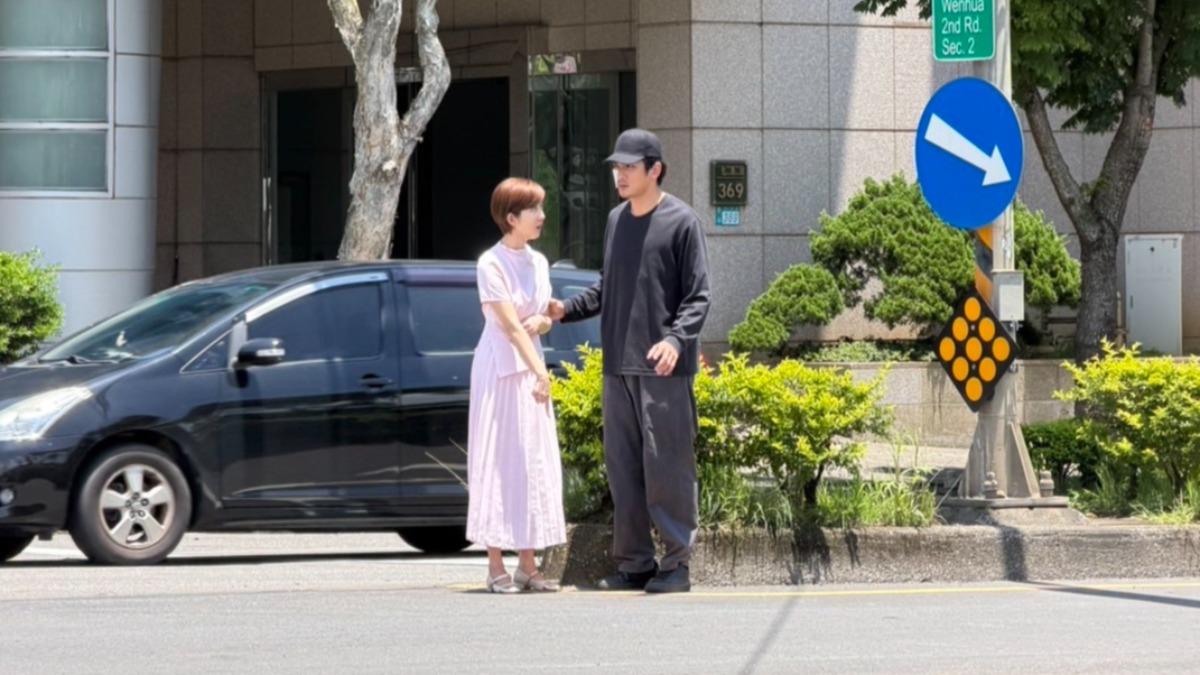 吳政澔(前)、王晴劇上演重頭戲。(圖/民視提供)
