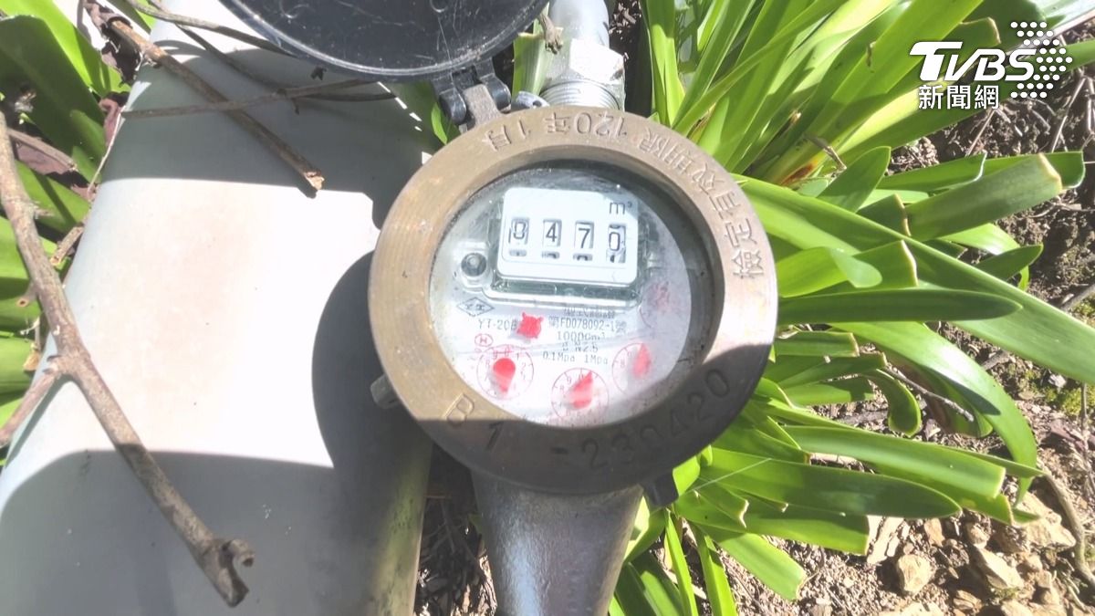 清境露營區遭「拆水表」!水表螺絲墊片被拔除狂漏水 營主.地主互告。(圖/TVBS)