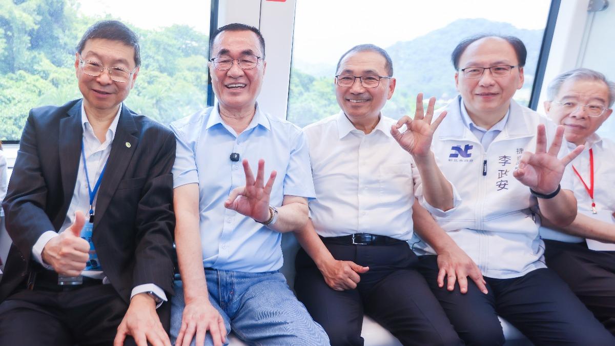 ▲三鶯線通車首航。(圖片來源：新北市政府捷運工程局)