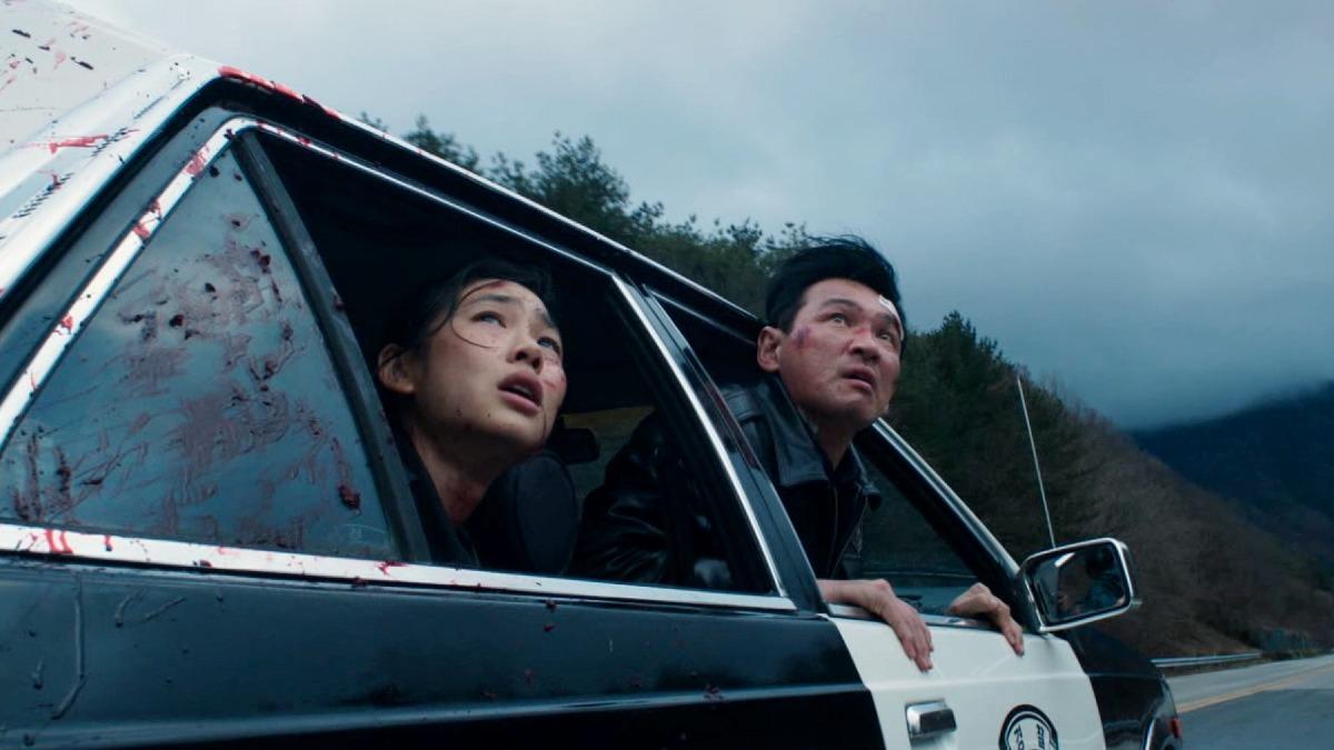 黃晸珉（右）、鄭好娟主演本作，強烈視覺衝擊讓人目不轉睛。（圖／采昌國際多媒體提供）