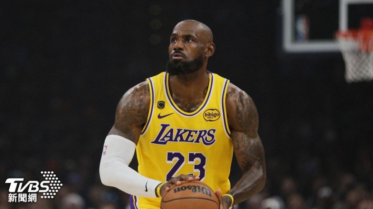 41歲的NBA傳奇球星「詹皇」，確定離開效力8年的洛杉磯湖人隊，成為自由球員，消息震撼籃壇。（圖／達志影像美聯社）