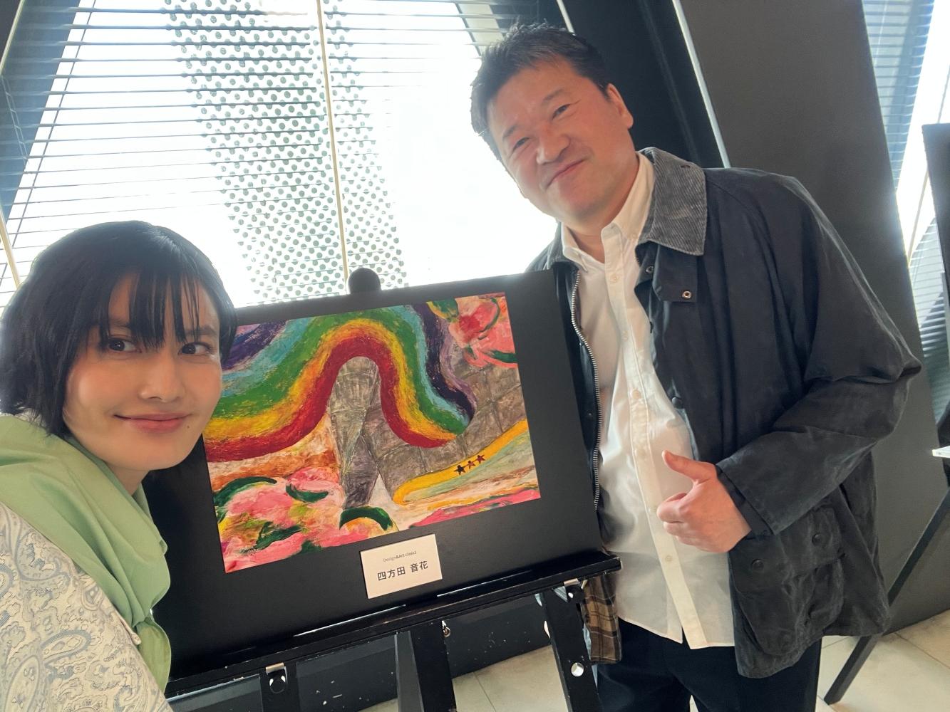 佐藤二朗兩度擅闖橋本愛休息室,甚至還開罵「不配當演員」。(圖/翻攝自fufu_deka_cx推特)