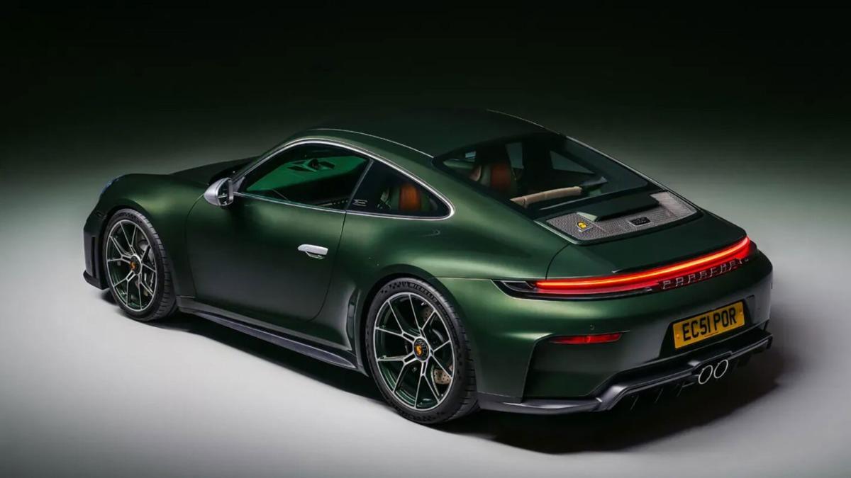 綠色傳奇再現,911 GT3 Touring Earls Court 51 Edition全球限量51輛。(圖/Porsche提供)