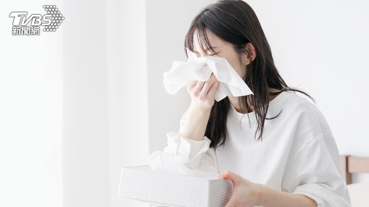 起床狂打噴嚏!醫曝「過敏體質」警訊:3穴位按一按鼻塞秒通