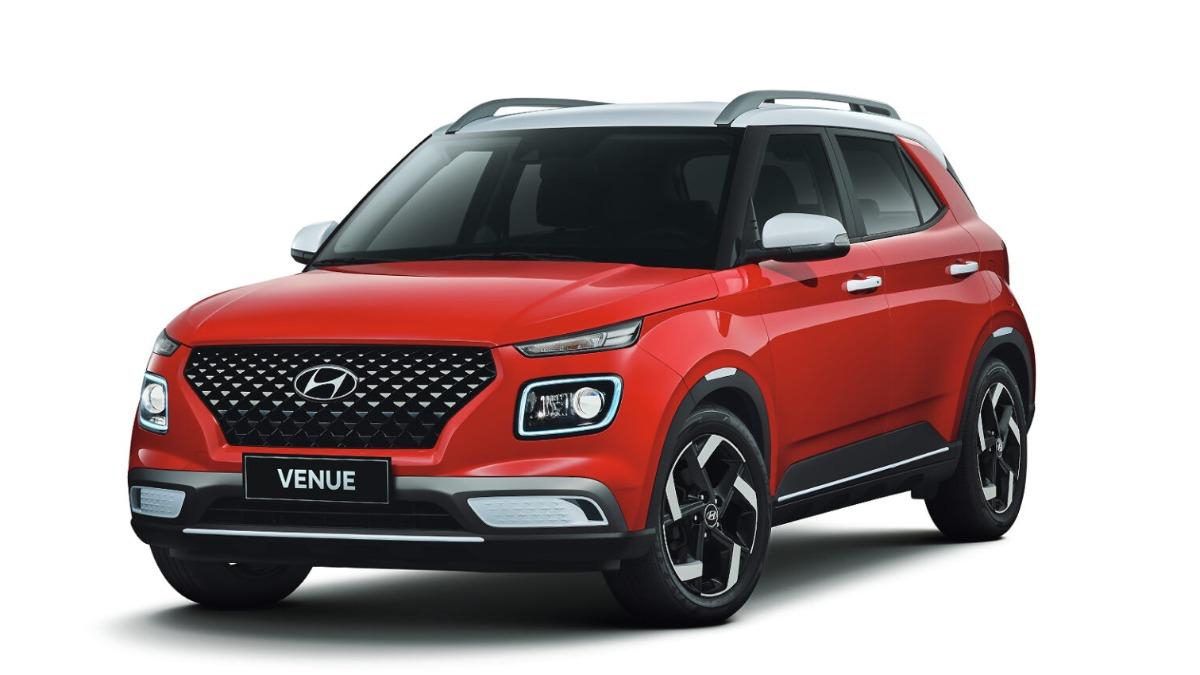 Venue改款前曾推出搭配「倫敦紅」車色的英倫版特仕車。(圖/南陽實業提供)