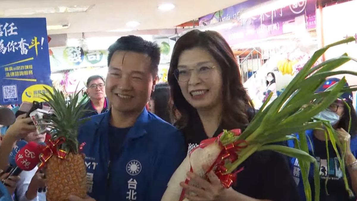 同台議員破除票房毒藥!鄭麗文鐵票區掃街 卻挨民眾嗆「共產黨」
