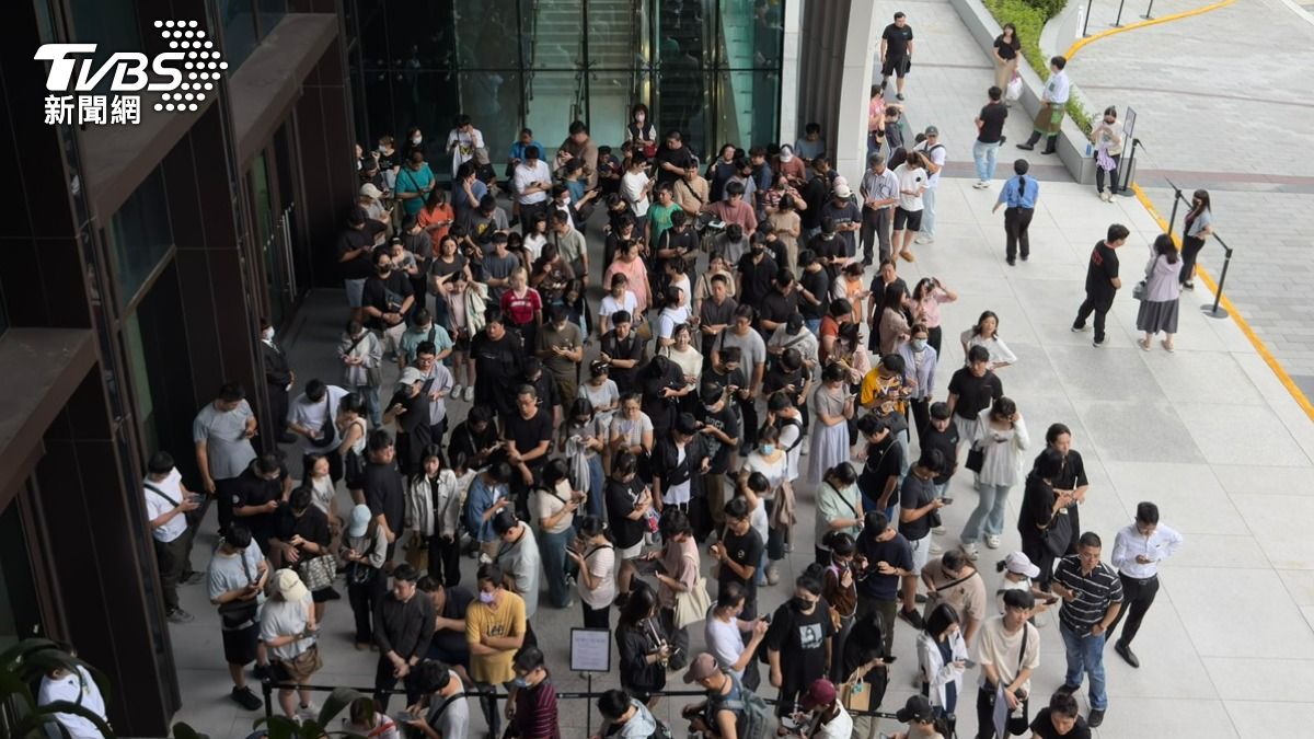 全台最難訂buffet來了！500券5分鐘搶光　現場貪食蛇人流曝