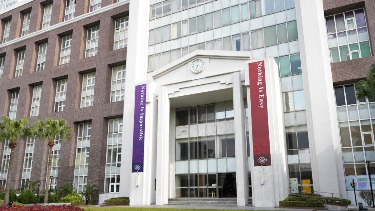 醫學系主任謝明儒表示,擁有AI思維的醫師能在臨床診斷上展現高效率與精準度。(圖:長庚大學提供)