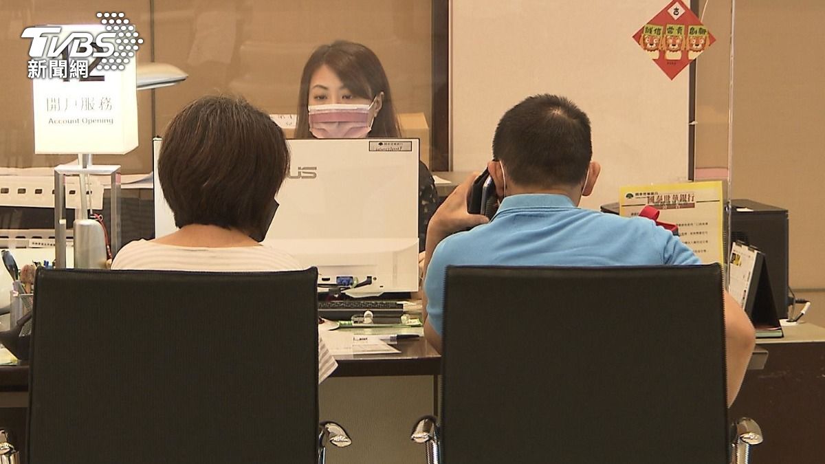 民營金融祭高薪福利，公股銀行徵才承壓。（圖／TVBS）
