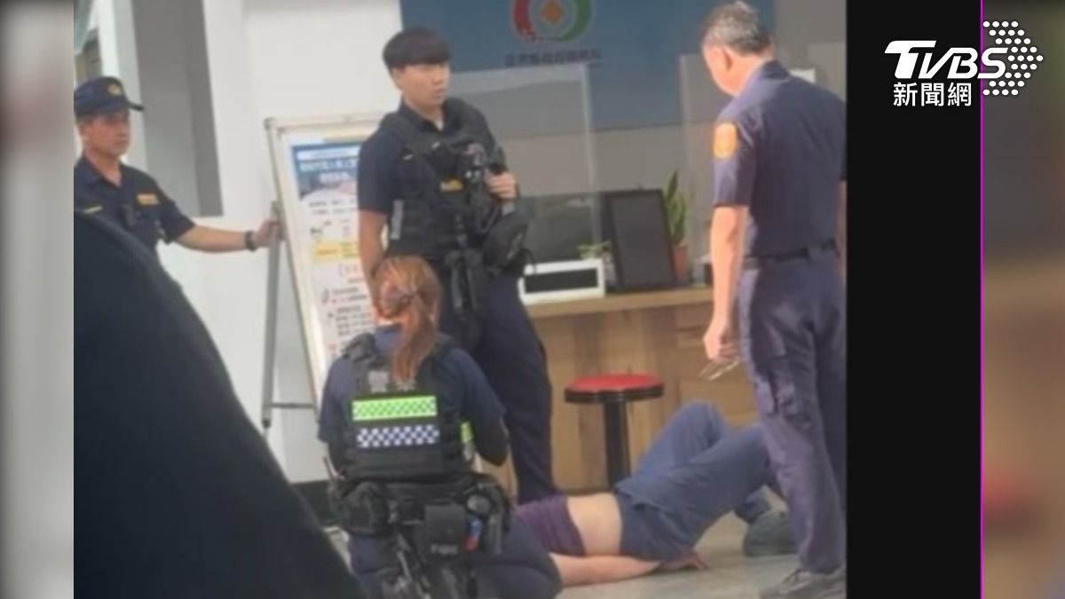 該名員工6/30再度在辦公場所咆哮 警方獲報前往管束