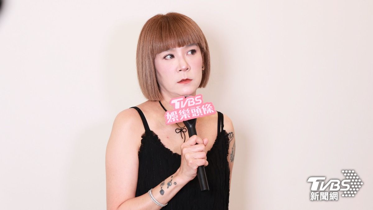 陸元琪受訪時強忍情緒。(圖/趙世平攝)