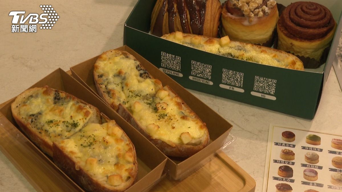 麵包驚見「黑點」遭負評，店家喊冤是藍黴乳酪。（圖／TVBS）