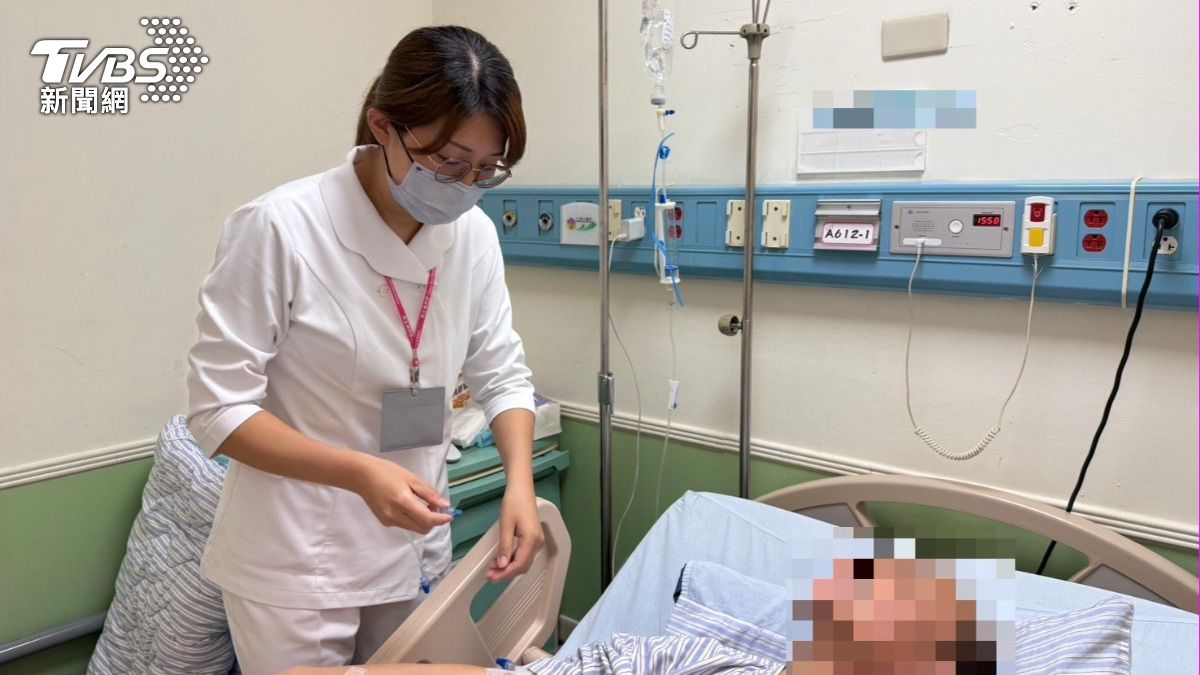 患者誤以為吃炸雞身體不適。(圖/TVBS)