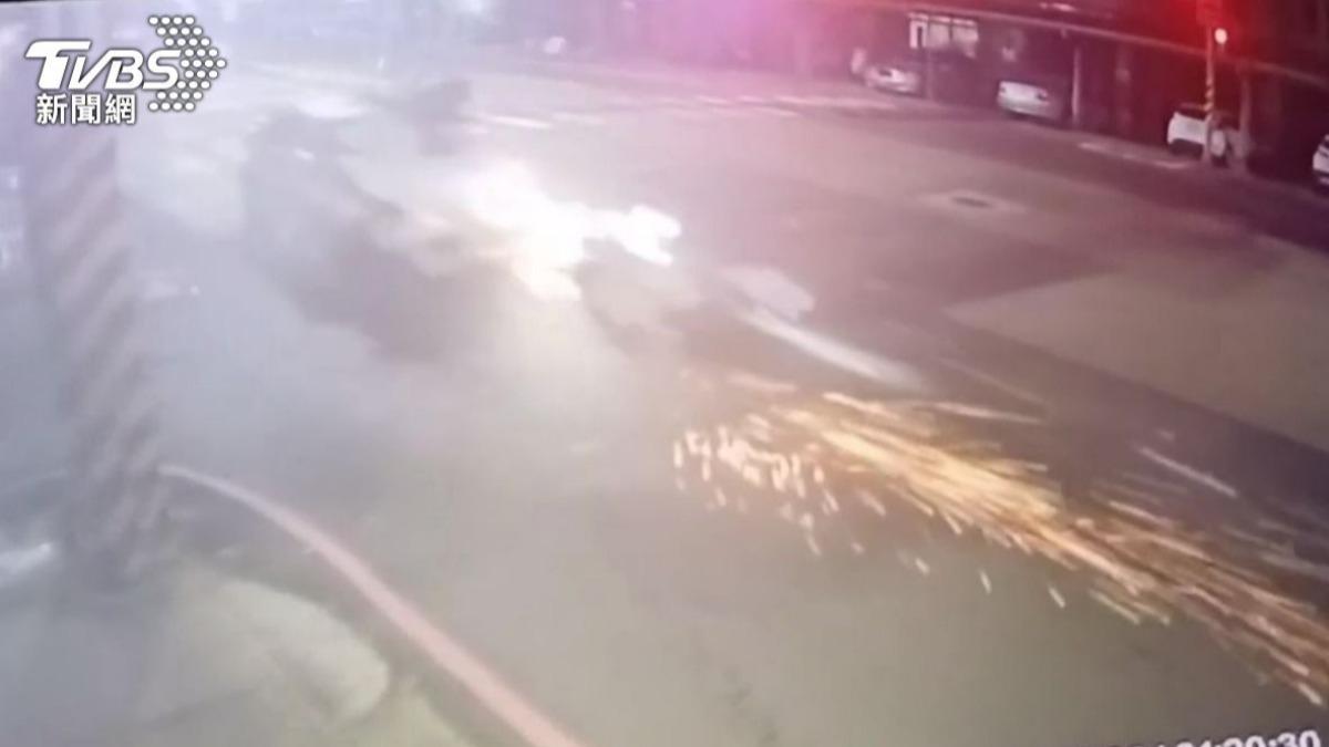 李姓房仲毒駕猛撞3輛機車，造成1名男大生死亡、2名騎士受傷。（圖／TVBS資料畫面）
