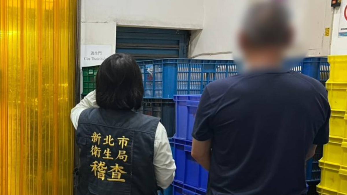 新北衛生局到東穎稽查，現場已經沒有問題批號的黃豆油。（圖／新北市衛生局提供）
