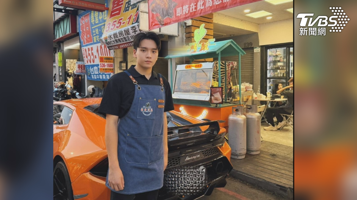 烤雞店開幕兩個月,也讓人想不到,這名皮膚白皙,年僅18歲的小鮮肉顧翔淯還是老闆(圖/TVBS)