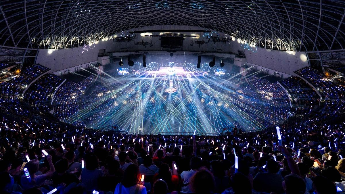 五月天首場就火力全開,讓全場歌迷超嗨。(圖/相信音樂提供)