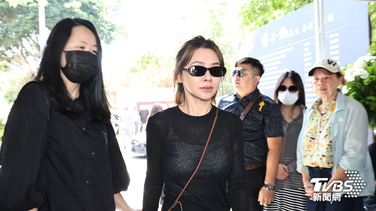 傅子純告別式《愛的榮耀》吳婉君哽咽憾別「德嘉CP」 不捨:他的生命活得很有深度