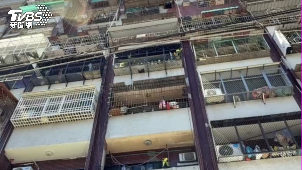 高雄市三民區巷弄內的一棟大樓傳出命案。(圖/TVBS)