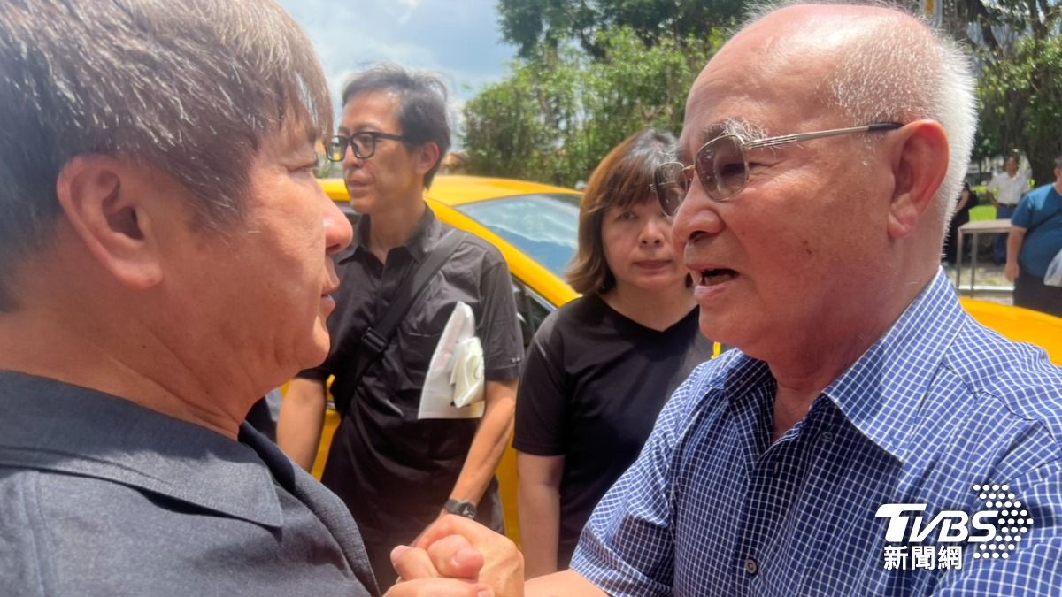 傅子純爸感謝胡瓜照顧兒子。(圖/民視提供)