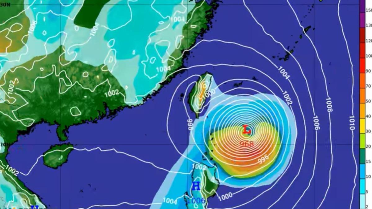 天氣風險公司資深顧問吳聖宇指出,颱風有機率從台灣東方北上。(圖/臉書@天氣職人-吳聖宇)
